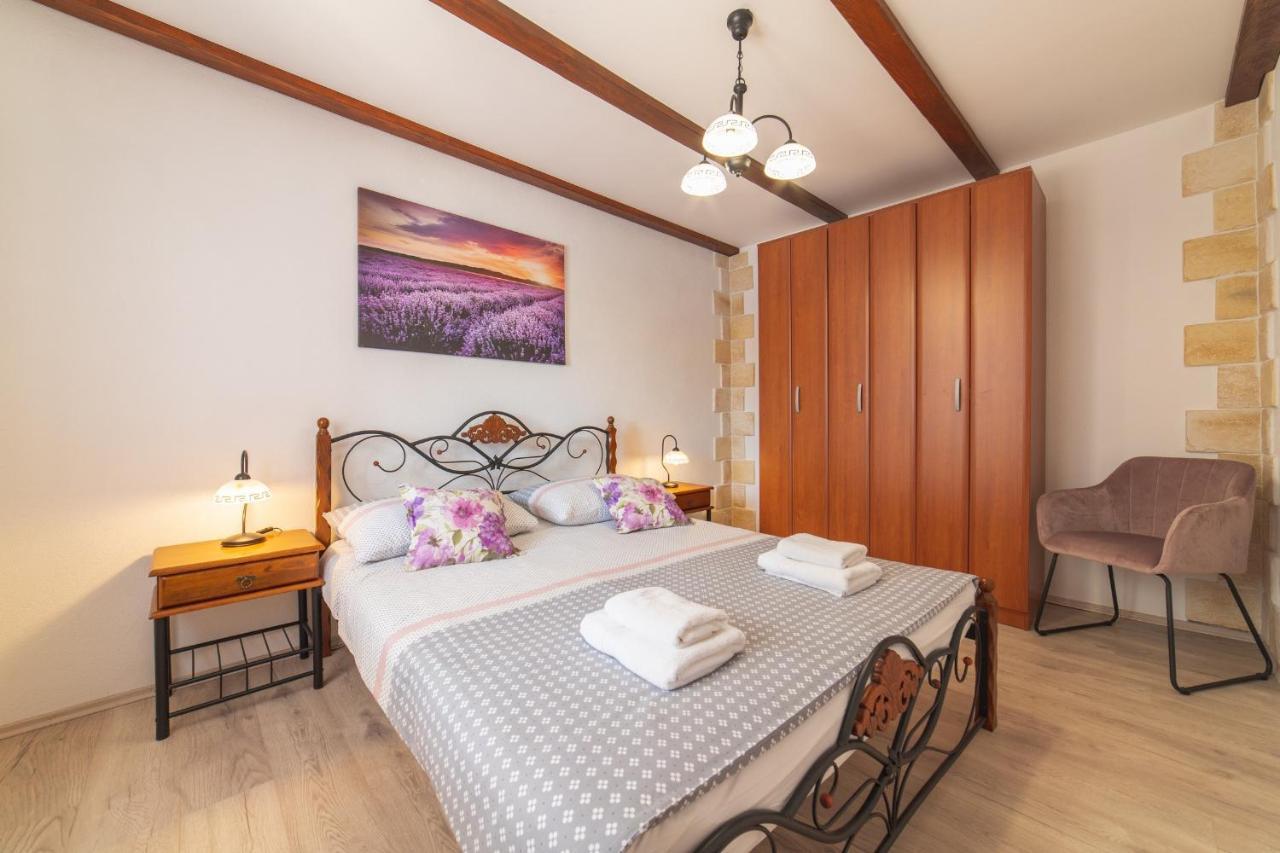 Holiday Home Sego With Private Pool Veliki Brocanac Bagian luar foto