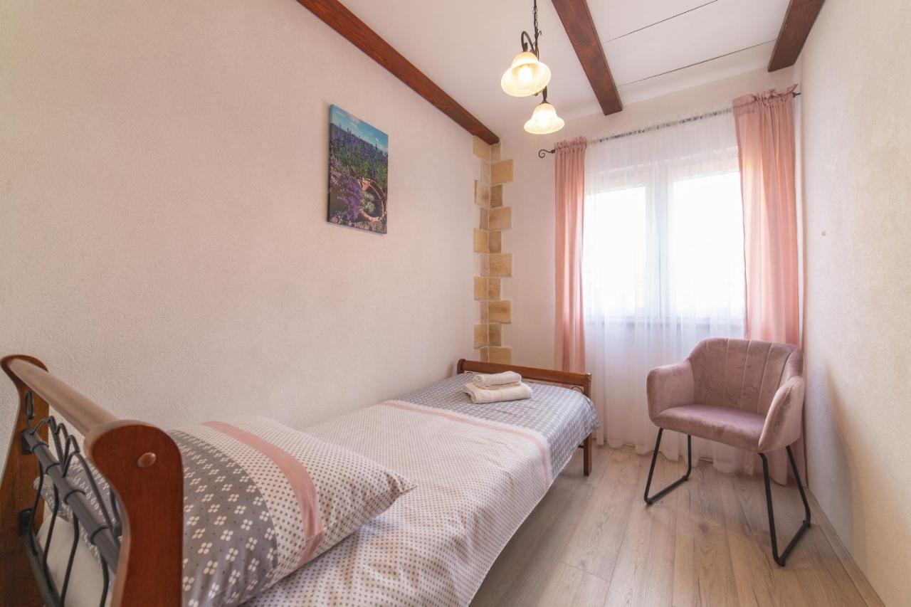 Holiday Home Sego With Private Pool Veliki Brocanac Bagian luar foto