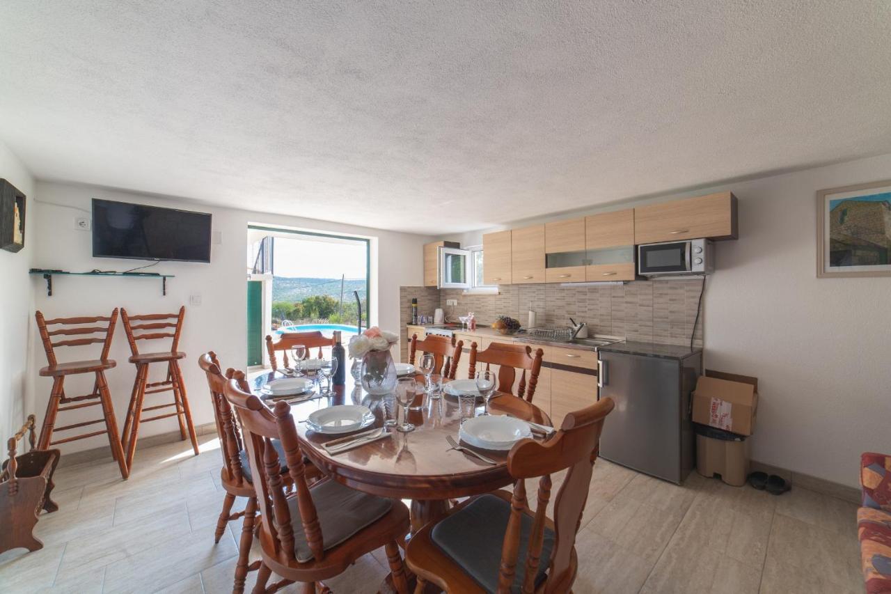 Holiday Home Sego With Private Pool Veliki Brocanac Bagian luar foto