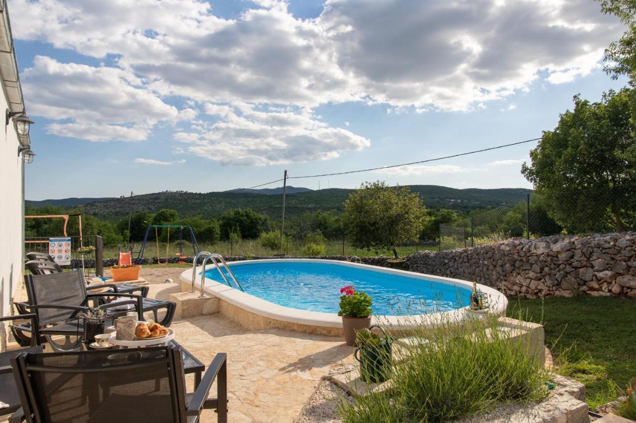Holiday Home Sego With Private Pool Veliki Brocanac Bagian luar foto