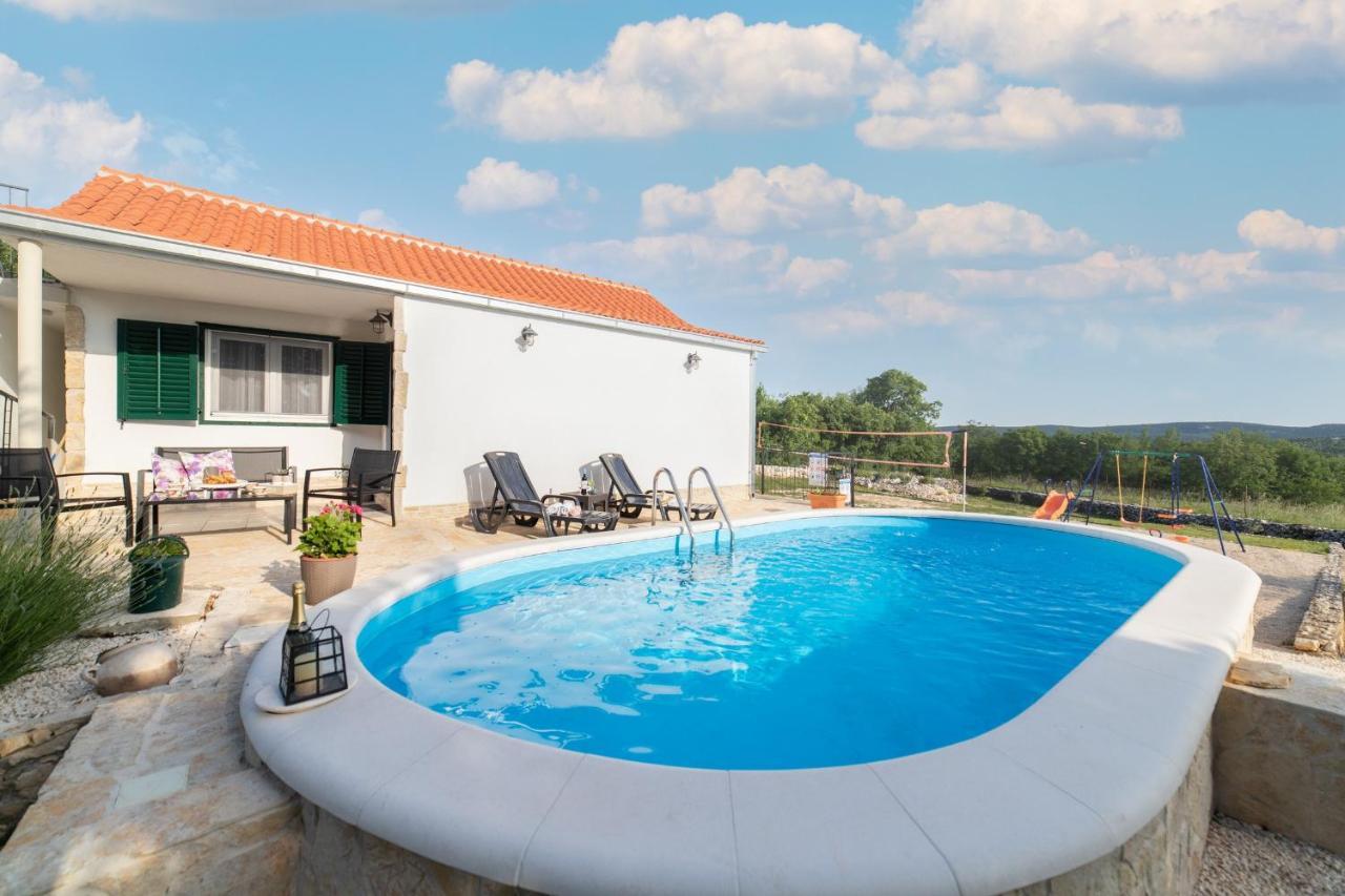 Holiday Home Sego With Private Pool Veliki Brocanac Bagian luar foto