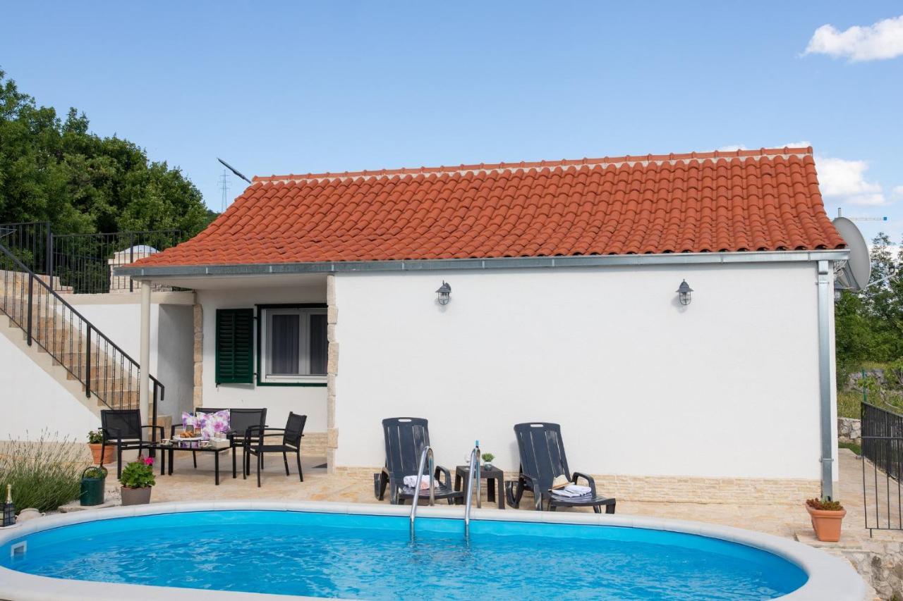 Holiday Home Sego With Private Pool Veliki Brocanac Bagian luar foto