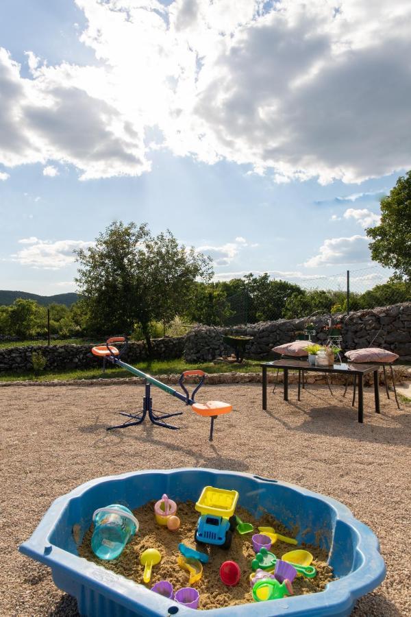 Holiday Home Sego With Private Pool Veliki Brocanac Bagian luar foto