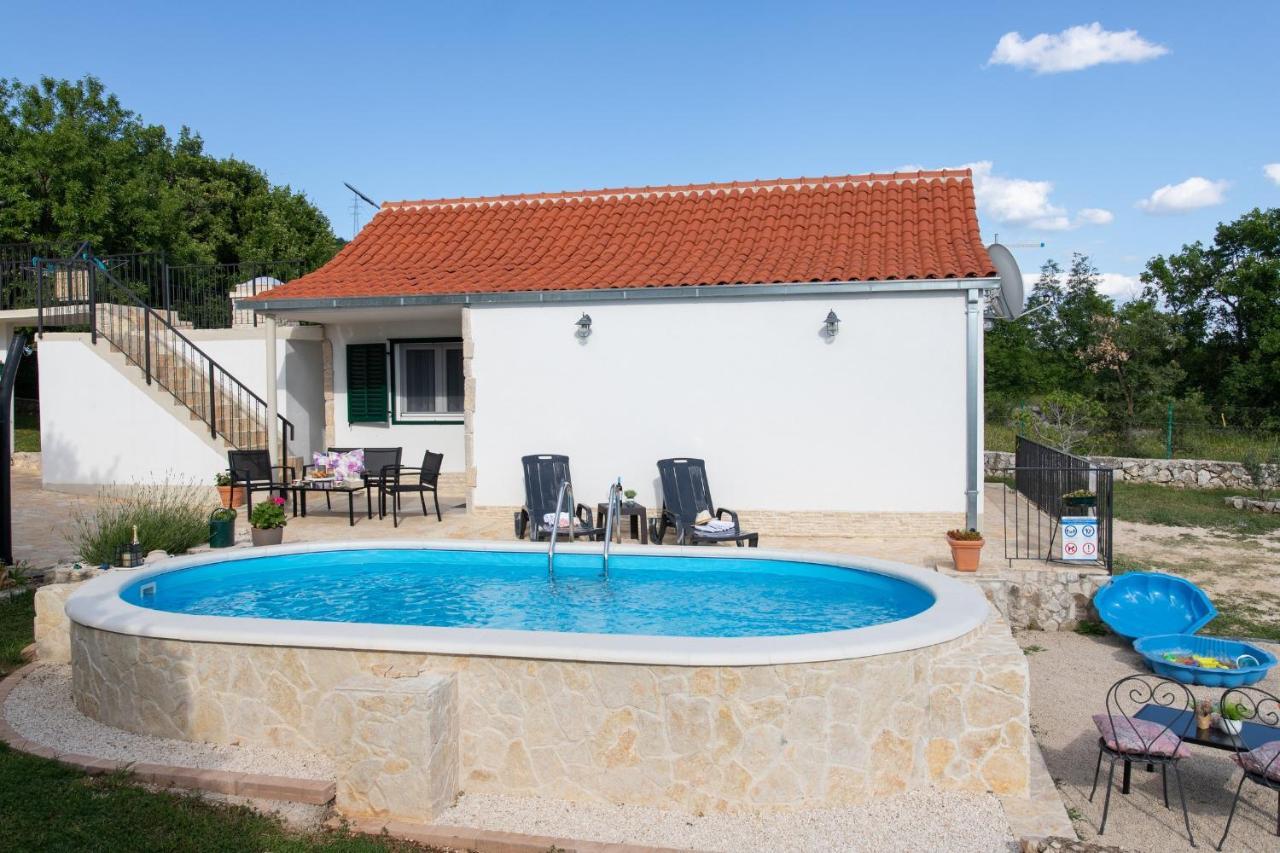 Holiday Home Sego With Private Pool Veliki Brocanac Bagian luar foto