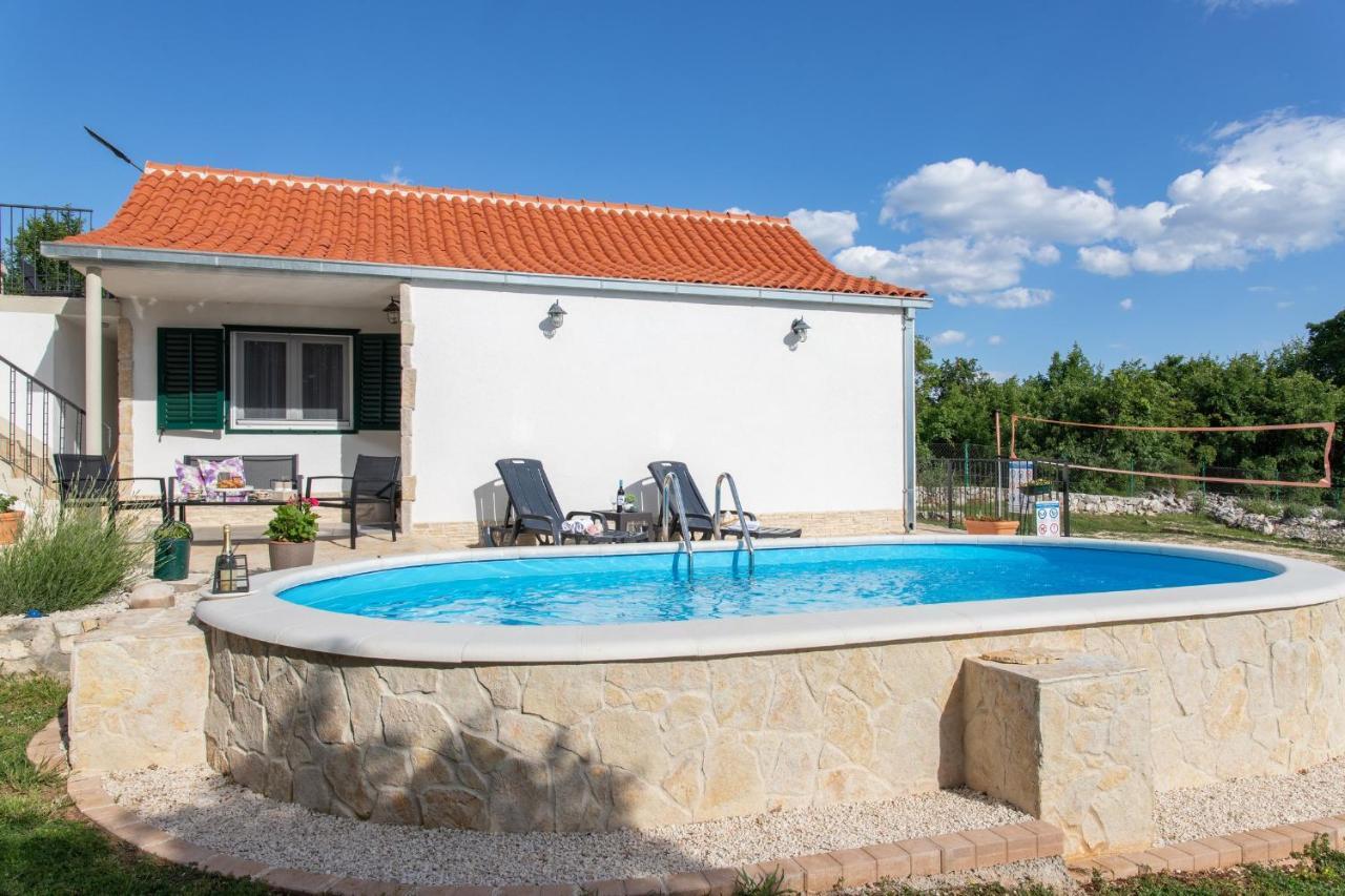 Holiday Home Sego With Private Pool Veliki Brocanac Bagian luar foto