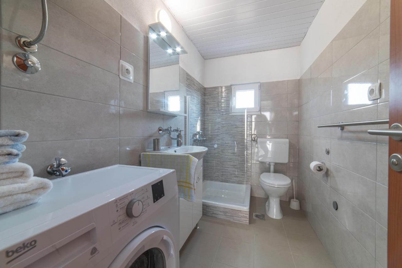 Holiday Home Sego With Private Pool Veliki Brocanac Bagian luar foto